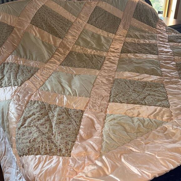 Vintage 1950’s 1960’s Pink Quilted King Size Comforter Blanket 109”X90” - Picture 2 of 12